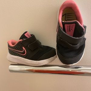 NIKE StarRunner Toddler SNEAKER